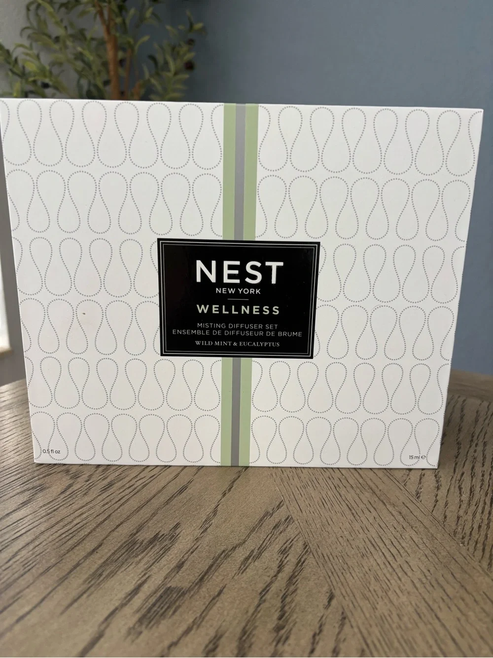 NEST Wellness Aromatherapy Diffuser Set - White with Olive Accents-New in box